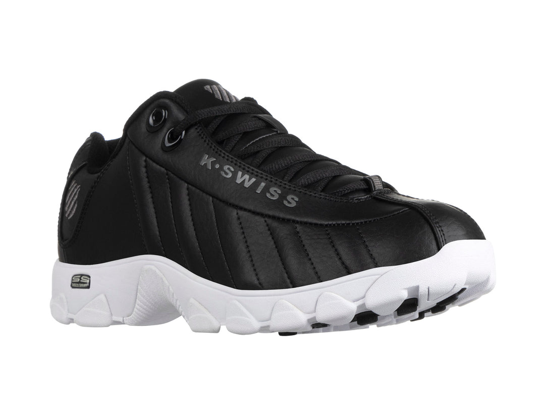 Tenis deportivos K-Swiss para mujer en color negro con suela blanca.
