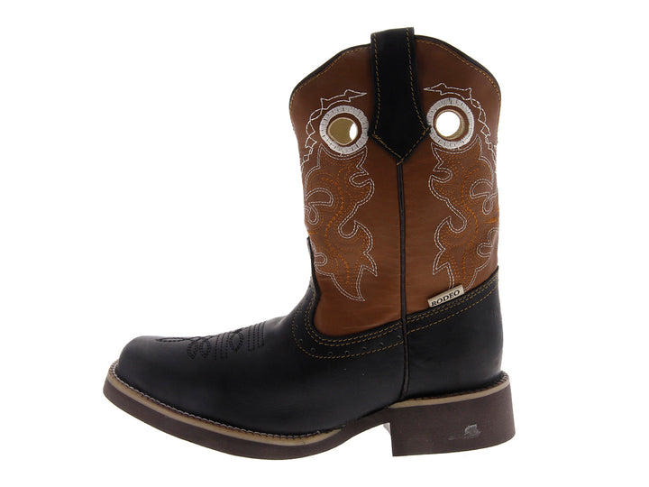 Botas vaqueras para mujer en colores negro y habana con costuras decorativas blancas.