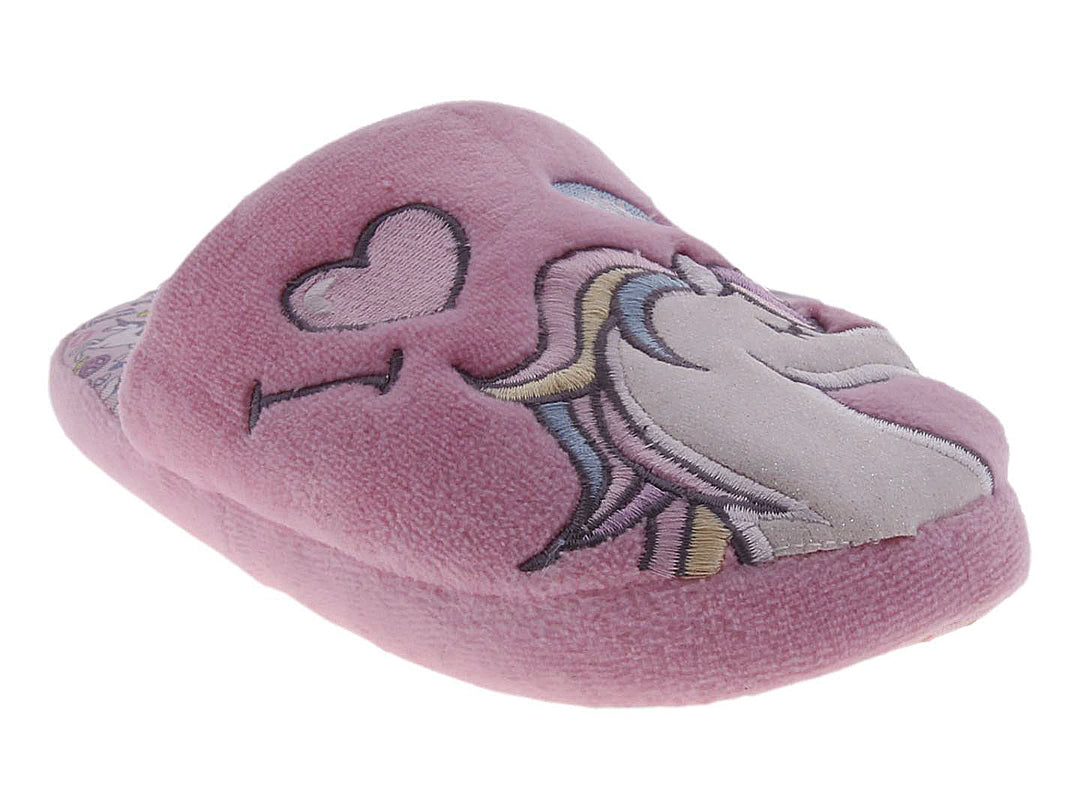Pantufla rosa para niña con diseño de unicornio y un corazón.