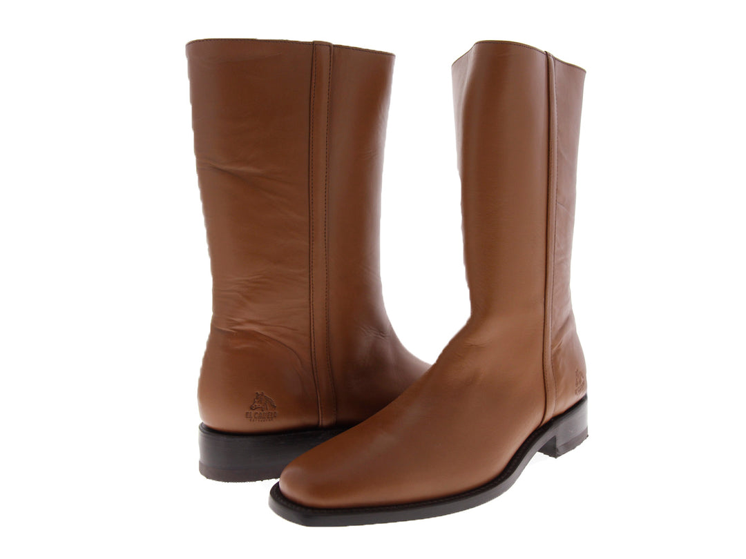 Botas Canelo Atlas para hombre en color maple, confeccionadas en cuero liso con suela negra.