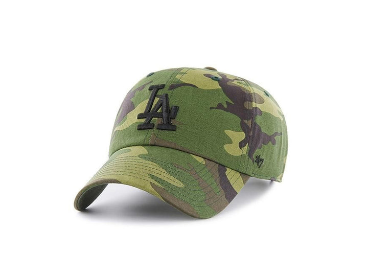 Gorra de béisbol 47 Brand con estampado de camuflaje verde y logo de los Dodgers de LA en color negro.