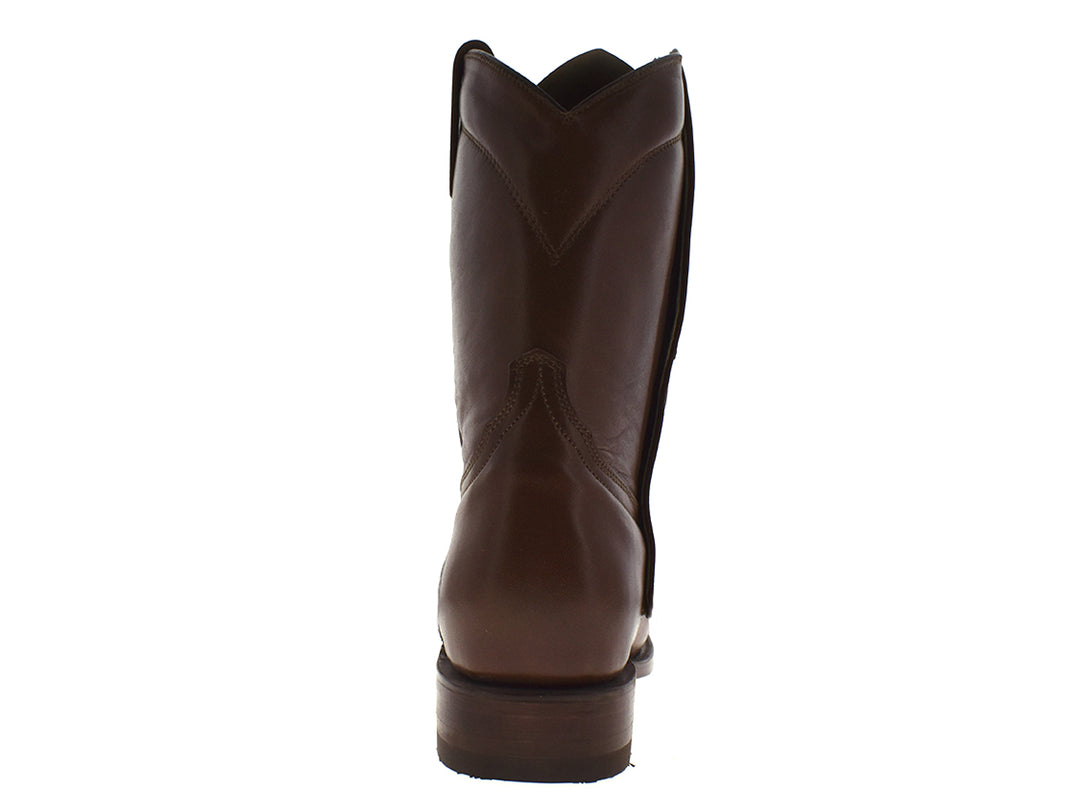Par de botas de cuero color café estilo western para hombre.