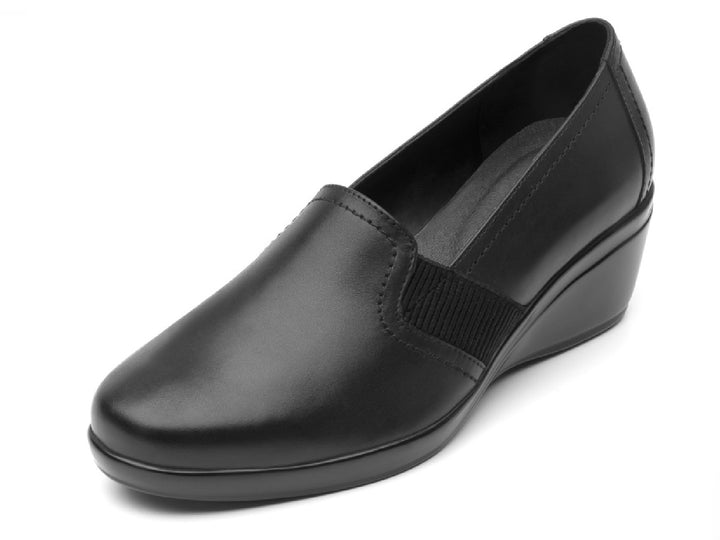 Zapato Flexi Yulissa para mujer en color negro, diseño cerrado y cómodo de cuero.
