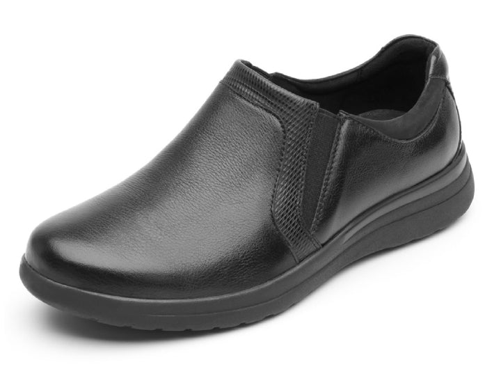 Zapato plano Flexi Traviata para mujer en color negro, diseño slip-on con acabado en cuero.