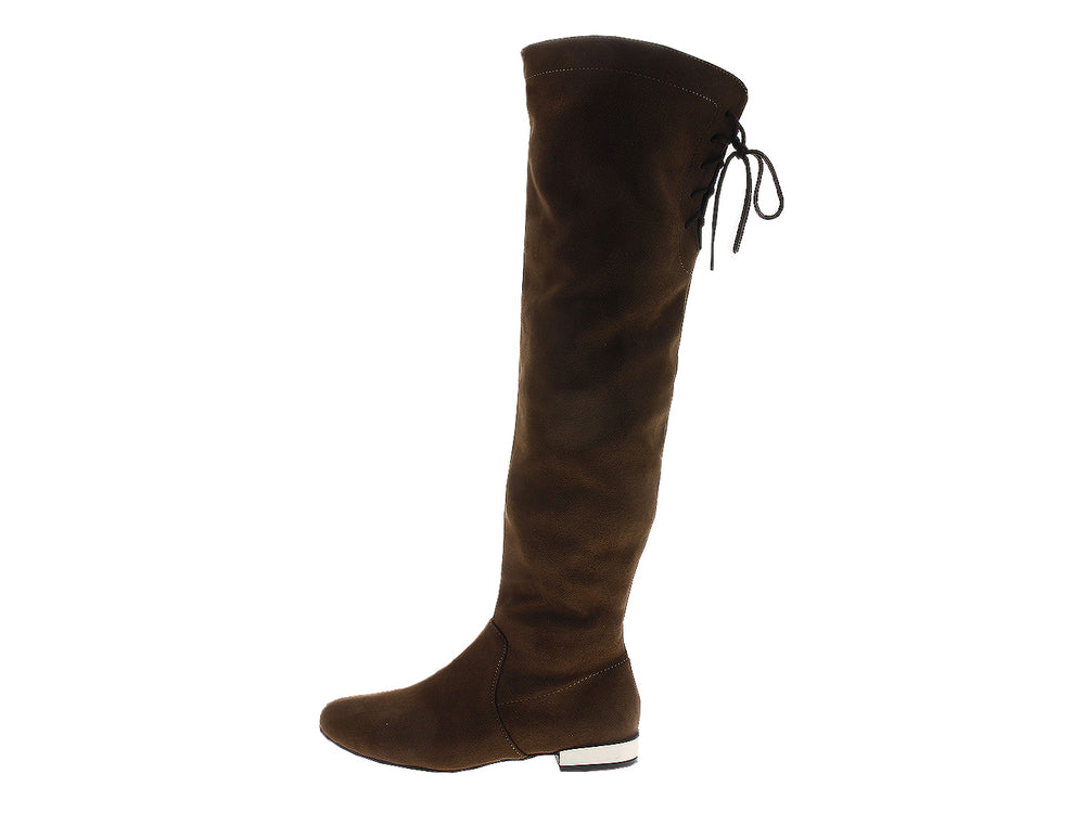 Botas altas color marrón madera para mujer con detalles de cordones en la parte posterior.