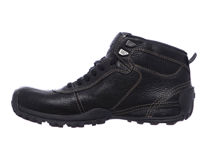 Botín Caterpillar de cuero negro con costuras cafés y suela robusta para hombre.