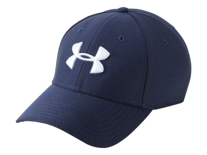 Gorra deportiva Under Armour color azul marino con logotipo blanco en el frente.