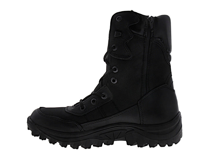 Bota Rombar color negro de caña alta con agujetas y suela robusta para actividades deportivas o tácticas.