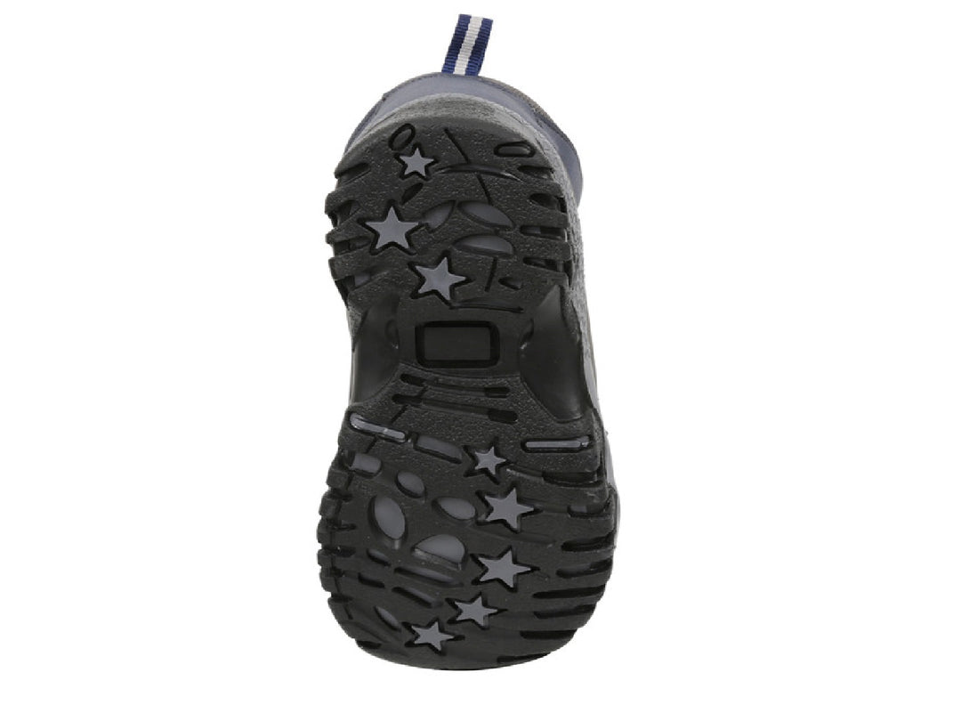 Botas Discovery Blackwood para niño en color gris con detalles en azul y suela negra robusta.