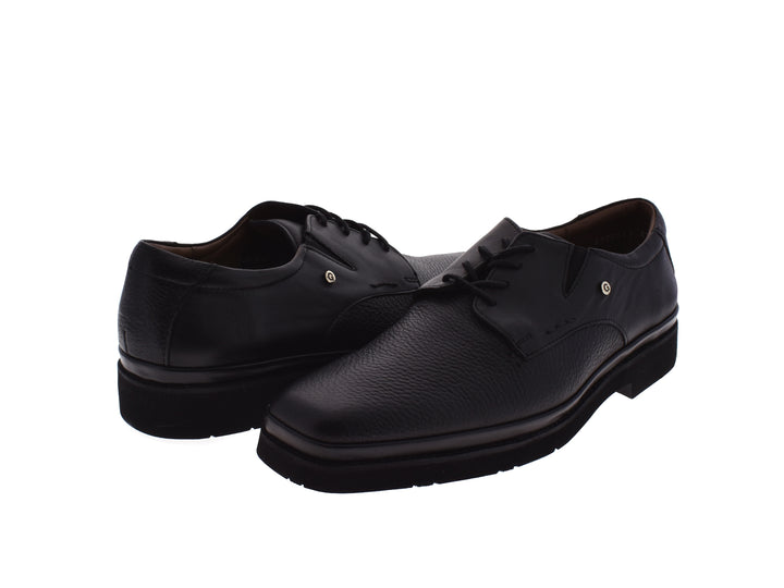 Zapato formal JARKING para hombre en color negro, material de cuero con textura y cierre de cordones.