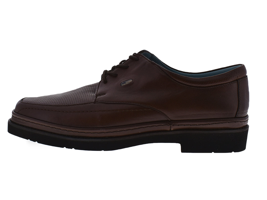 Zapato Jarking modelo Budapest en color coñac de cuero con cordones y suela negra.