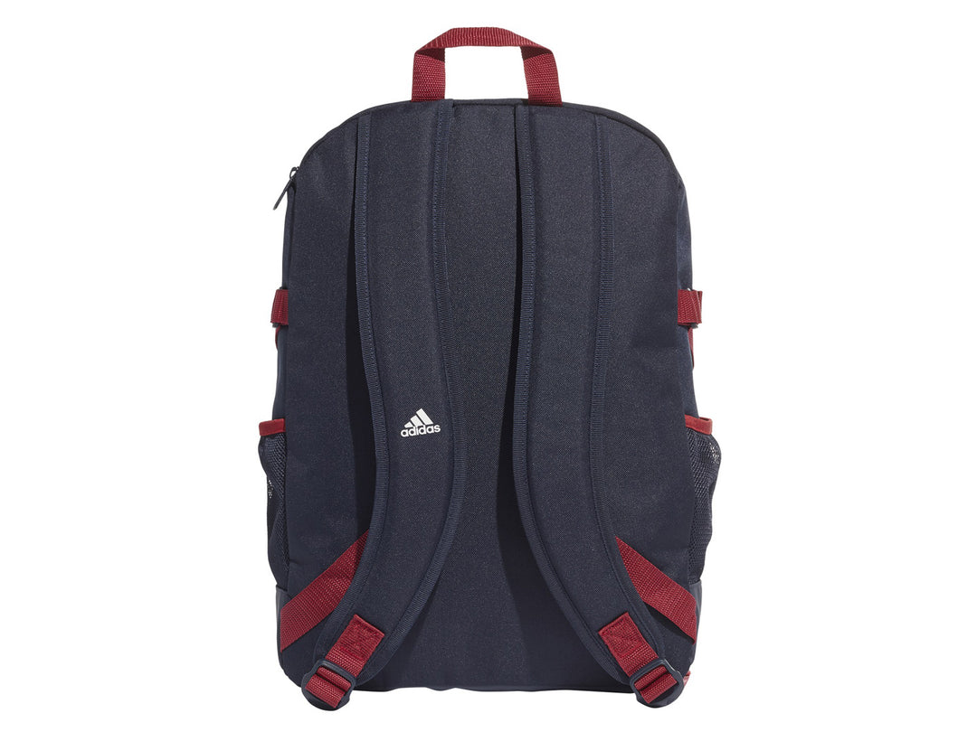 Mochila deportiva Adidas azul marino con tres franjas blancas verticales y detalles en rojo.