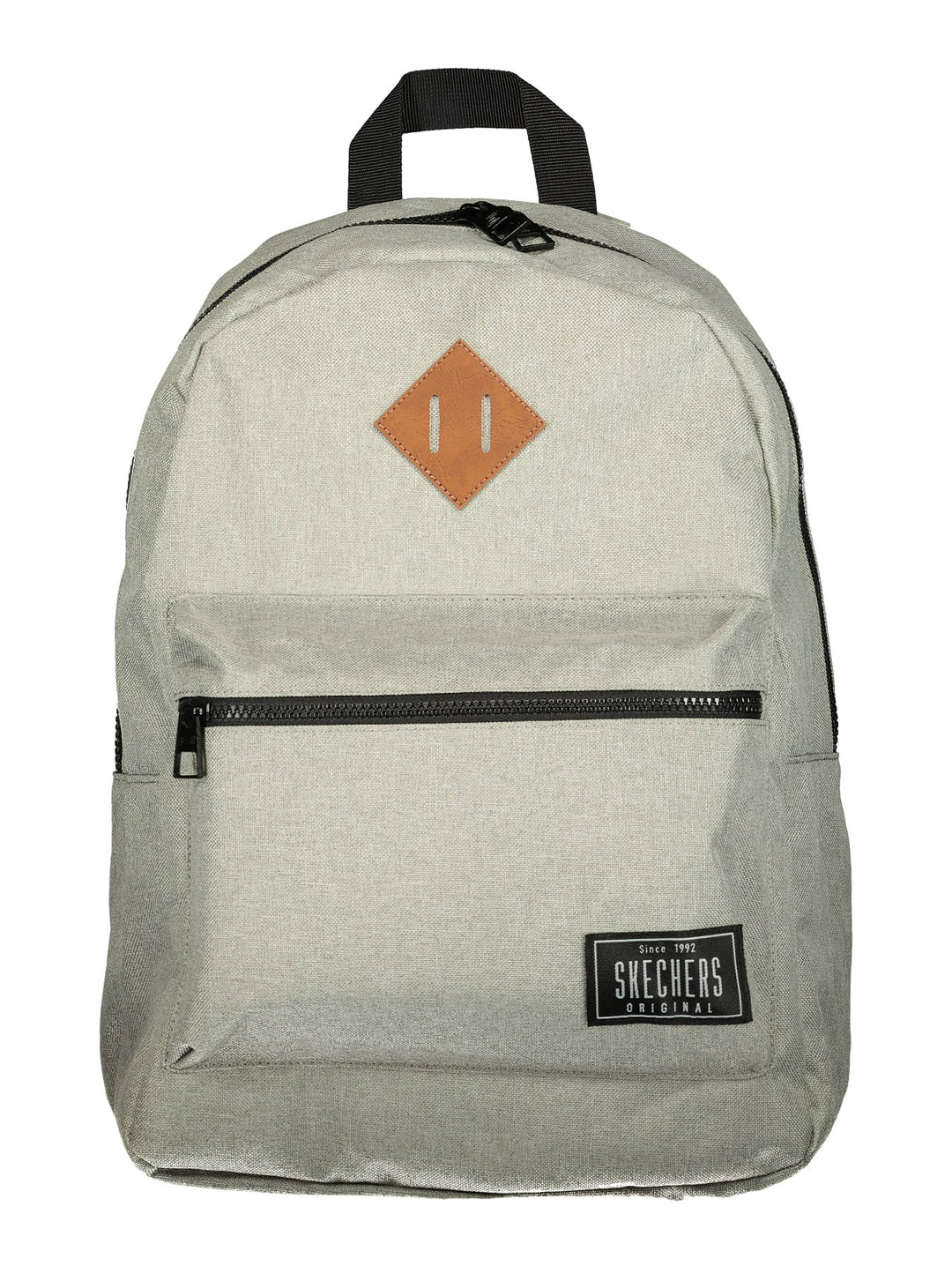 Mochila escolar Skechers de color gris con bolsillo frontal con cierre y detalle en cuero café.