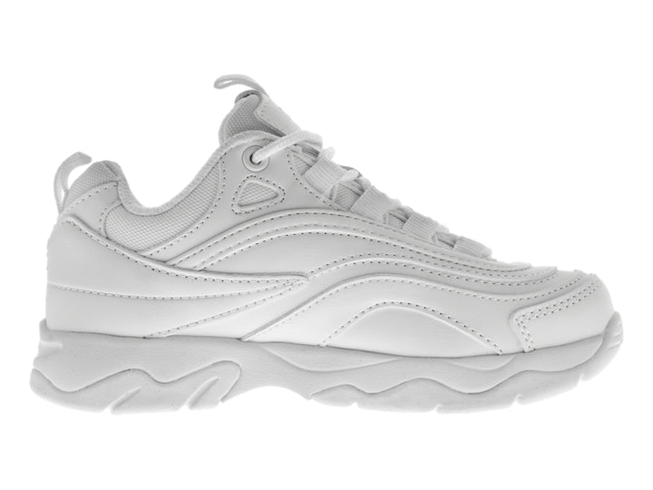 Tenis deportivos FILA color blanco con suela gruesa y diseño moderno para uso casual o deportivo.