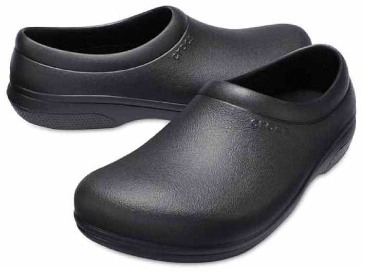 Zueco Crocs On The Clock Work Slipon para hombre en color negro.