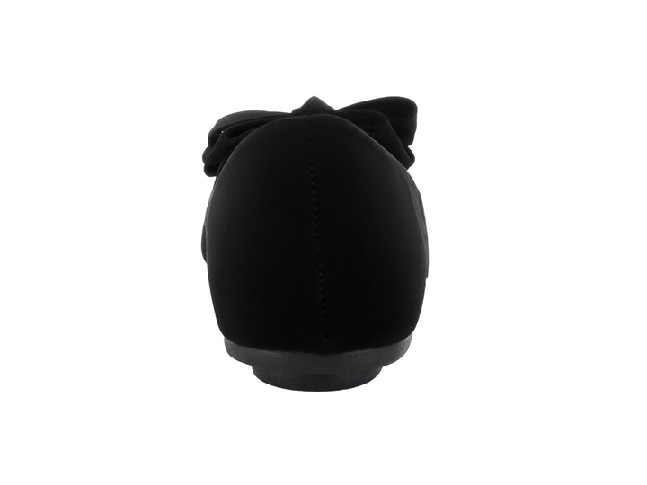 Zapato plano color negro para niña con detalle de moño decorativo en la parte superior.