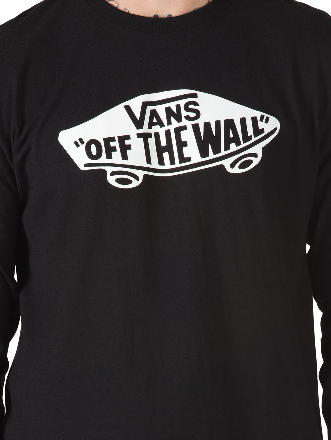 Camiseta de manga larga color negro con logotipo blanco de Vans Off The Wall en el pecho.