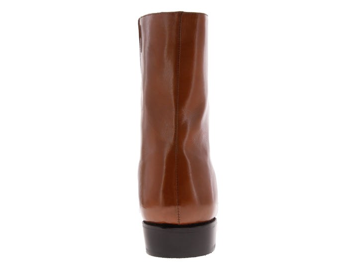 Bota de cuero color miel para hombre con acabado brillante y suela negra.