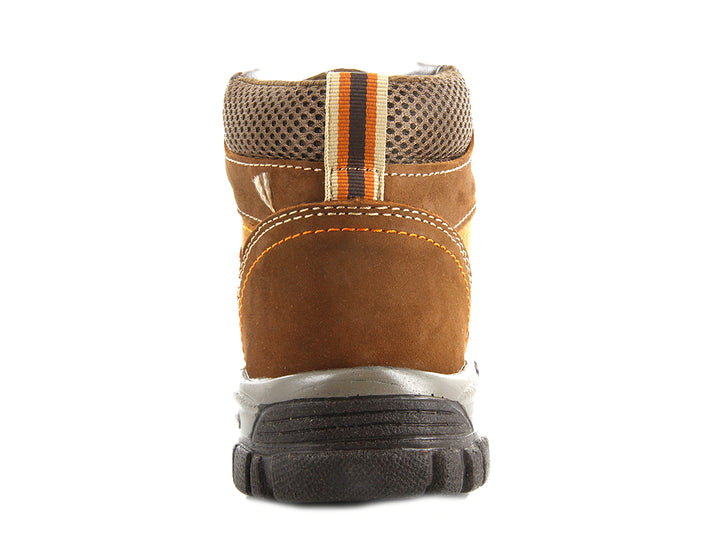 Botas Crosh color arena para hombre con suela gruesa y detalles en naranja.