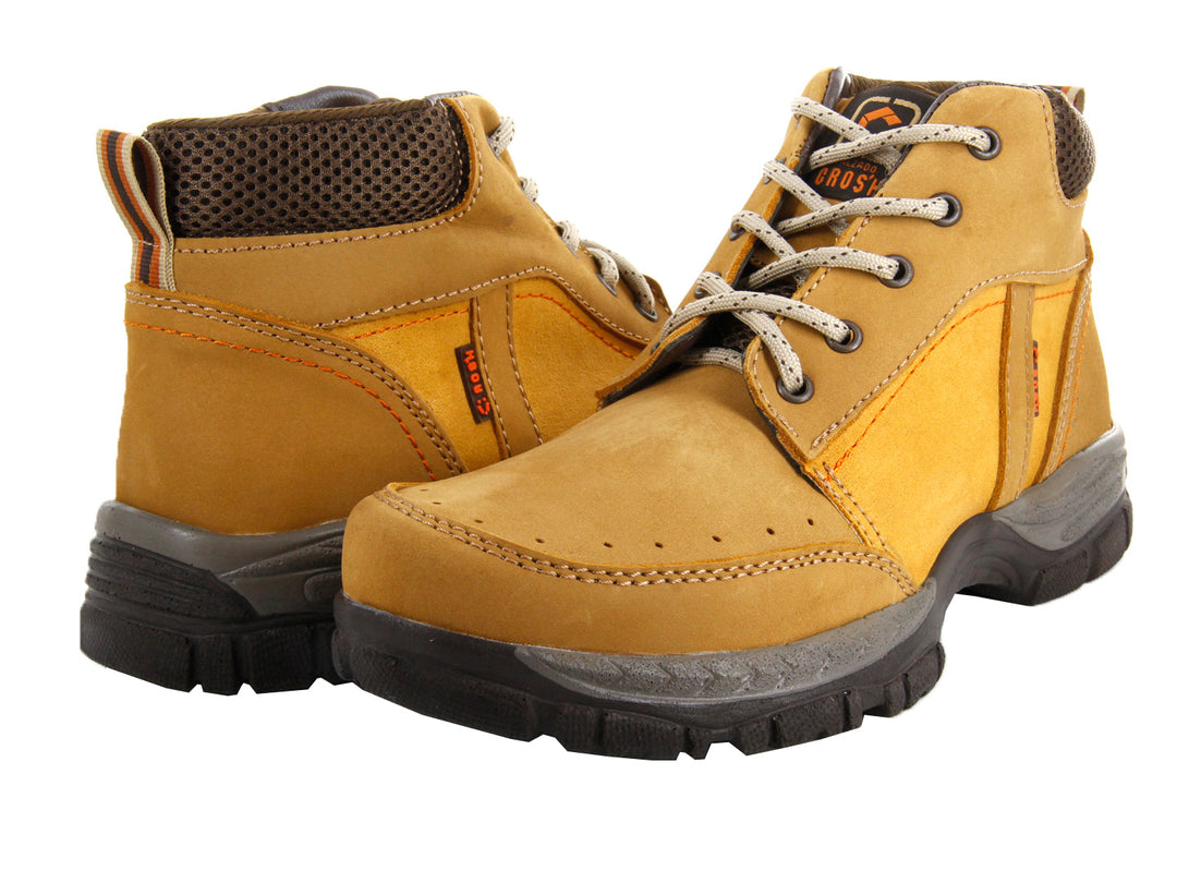 Botas Crosh color amarillo mostaza con suela negra y cordones blancos para hombre