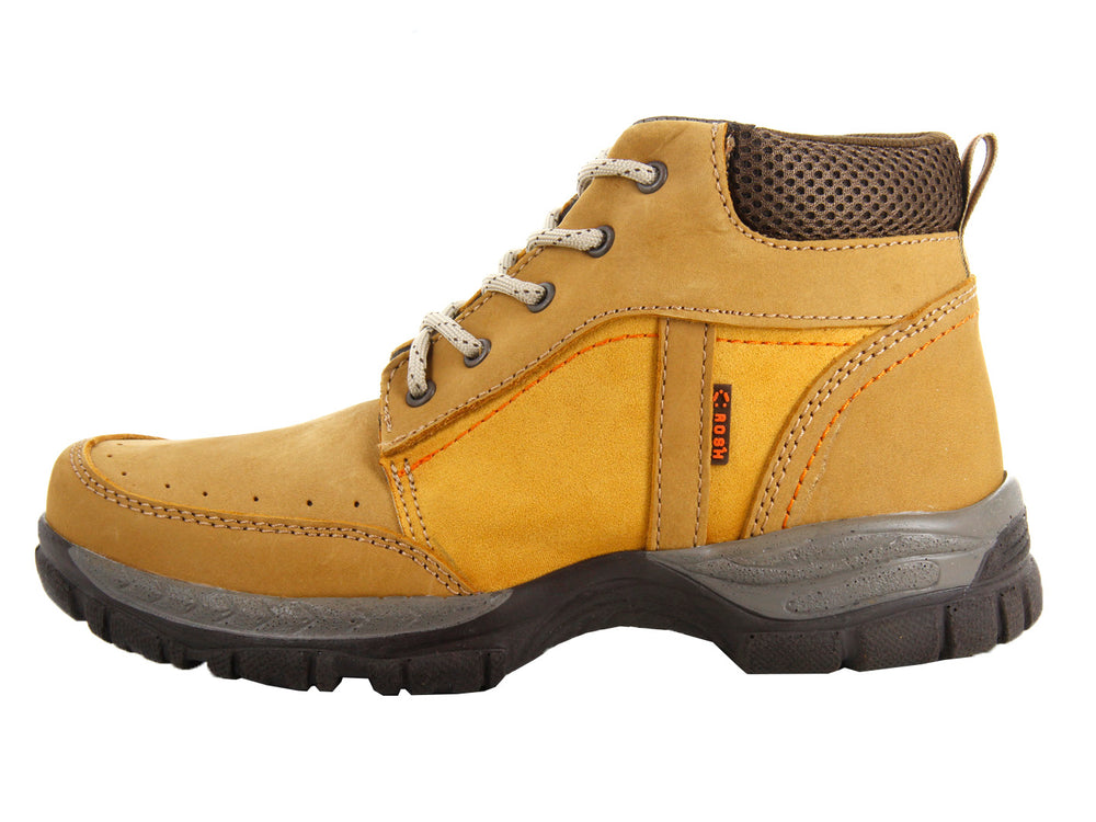 Botas Crosh color amarillo mostaza con suela negra y cordones blancos para hombre