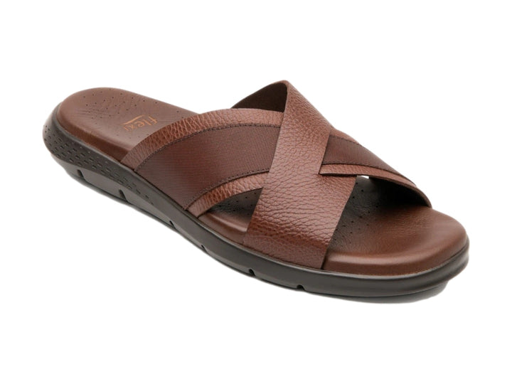 Sandalia Flexi color caoba para hombre con correas cruzadas de cuero y suela oscura.