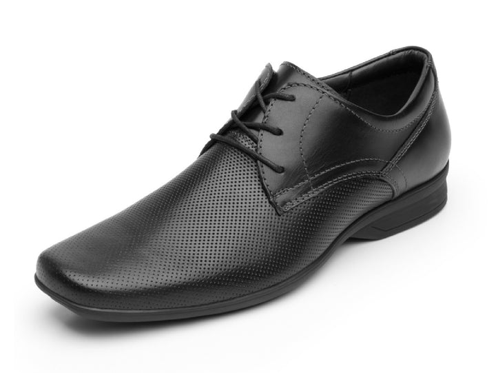 Zapato Flexi Sato para hombre en color negro con detalles perforados y agujetas.