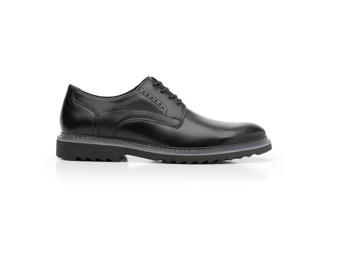 Zapato Flexi Stroll para hombre en color negro, de cuero con agujetas y suela gruesa.