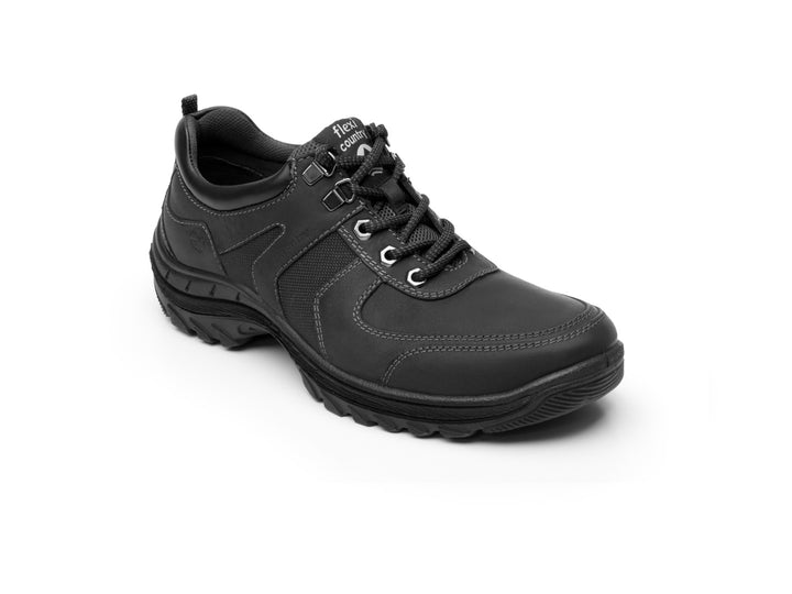 Zapato negro Flexi Freeland Country para hombre con suela robusta y cordones.