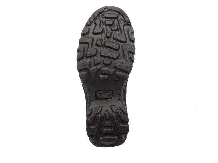 Zapato negro Flexi Freeland Country para hombre con suela robusta y cordones.