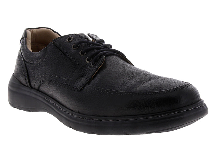 Zapato casual Dockers Mission para hombre en color negro con textura de cuero y agujetas.