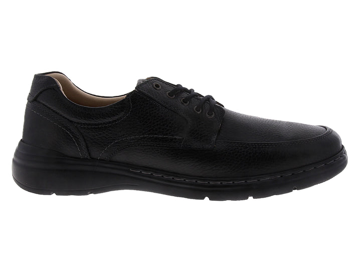 Zapato casual Dockers Mission para hombre en color negro con textura de cuero y agujetas.