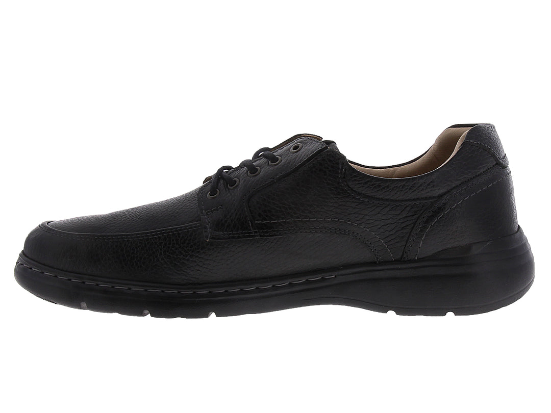 Zapato casual Dockers Mission para hombre en color negro con textura de cuero y agujetas.