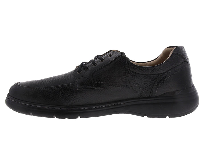 Zapato casual Dockers Mission para hombre en color negro con textura de cuero y agujetas.