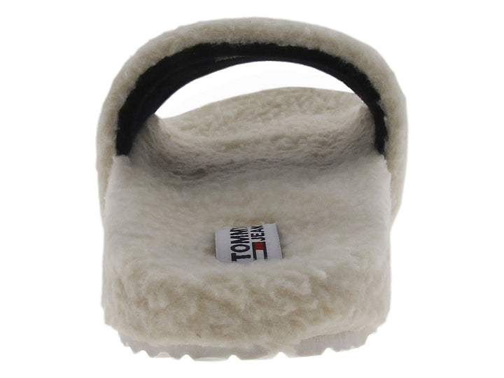 Pantuflas blancas Tommy Hilfiger Signature Teddy Slide para mujer con textura suave.