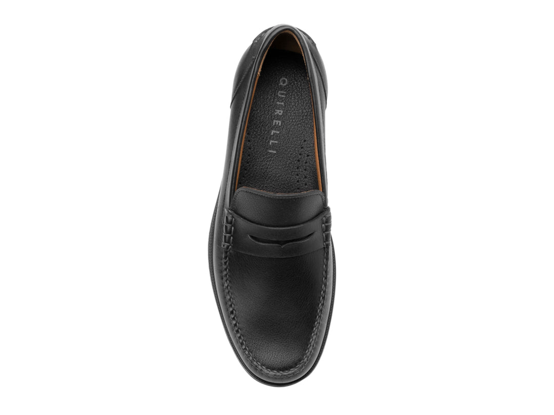Zapato mocasín de cuero color negro con suela cómoda y diseño clásico para hombre.