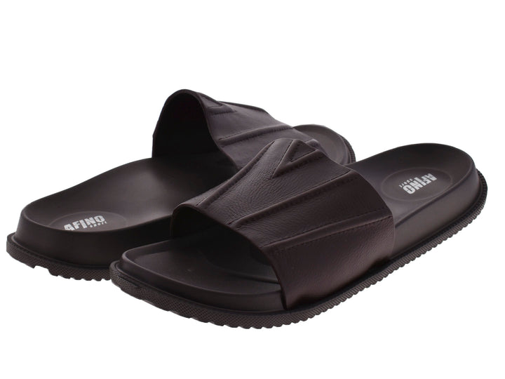 Sandalias tipo slide para hombre en color café oscuro con acabado mate.