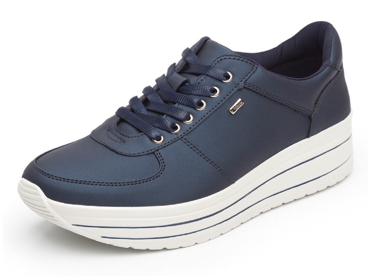 Tenis Flexi Alanis para mujer en color azul marino con suela blanca y agujetas coordinadas.