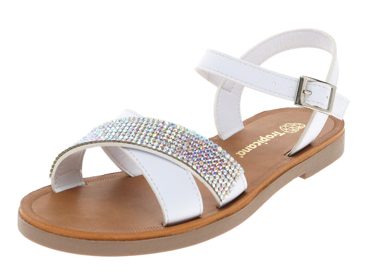 Sandalia blanca para mujer con tiras cruzadas decoradas con brillantes y suela color marrón.