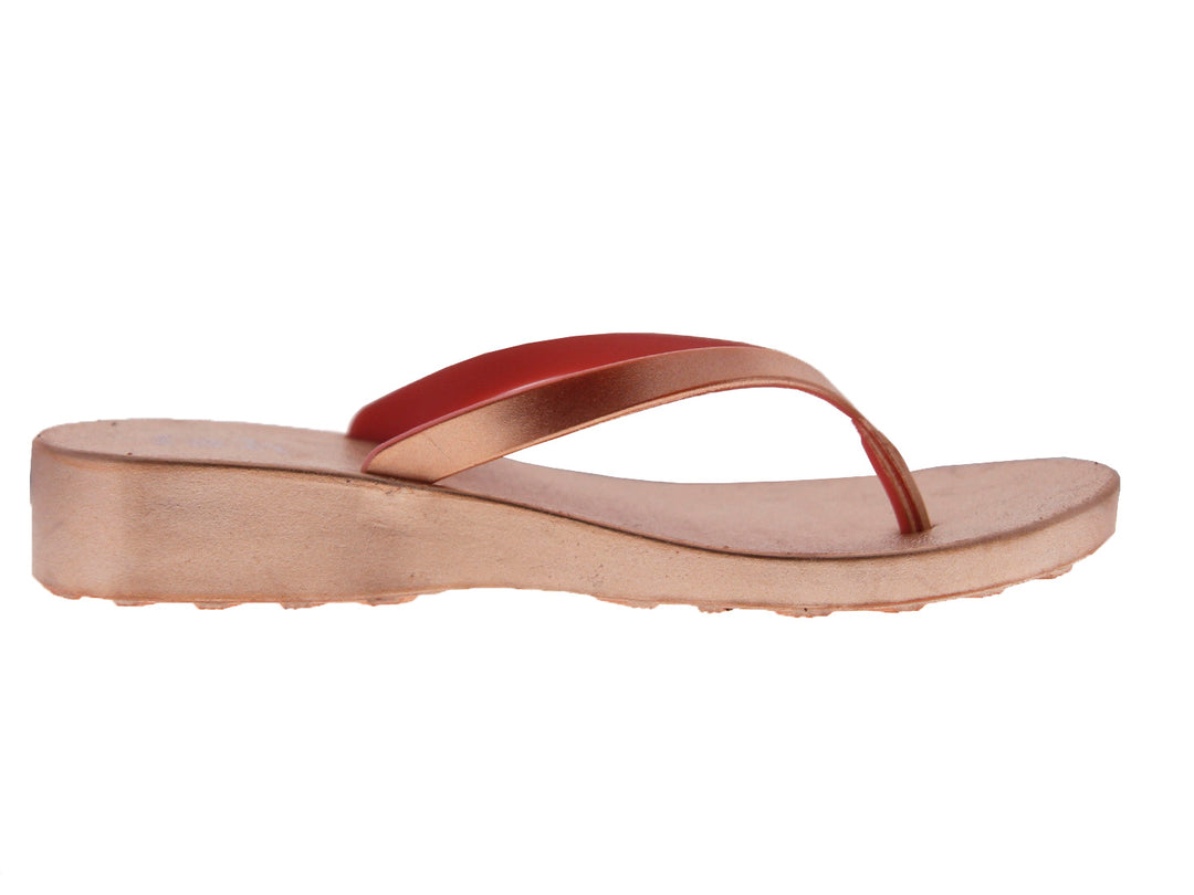 Par de sandalias de dedo color oro rosado para mujer con plataforma ligera.