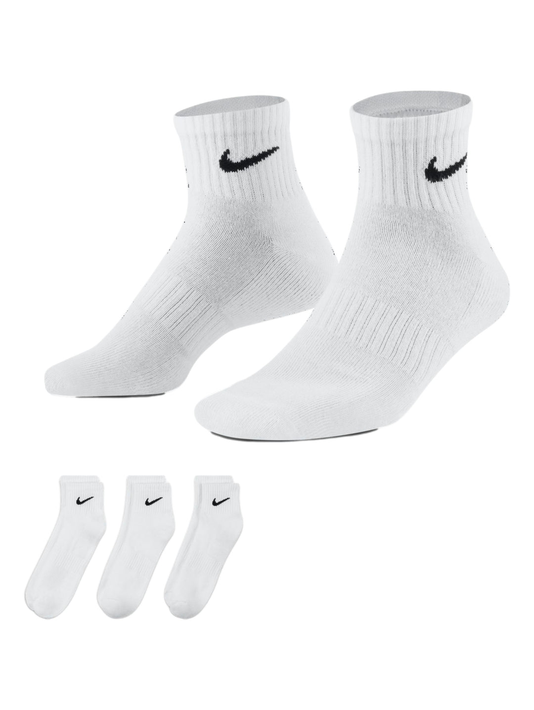 Calcetines cortos Nike color blanco con logotipo negro, mostrados en par y en pack de tres.