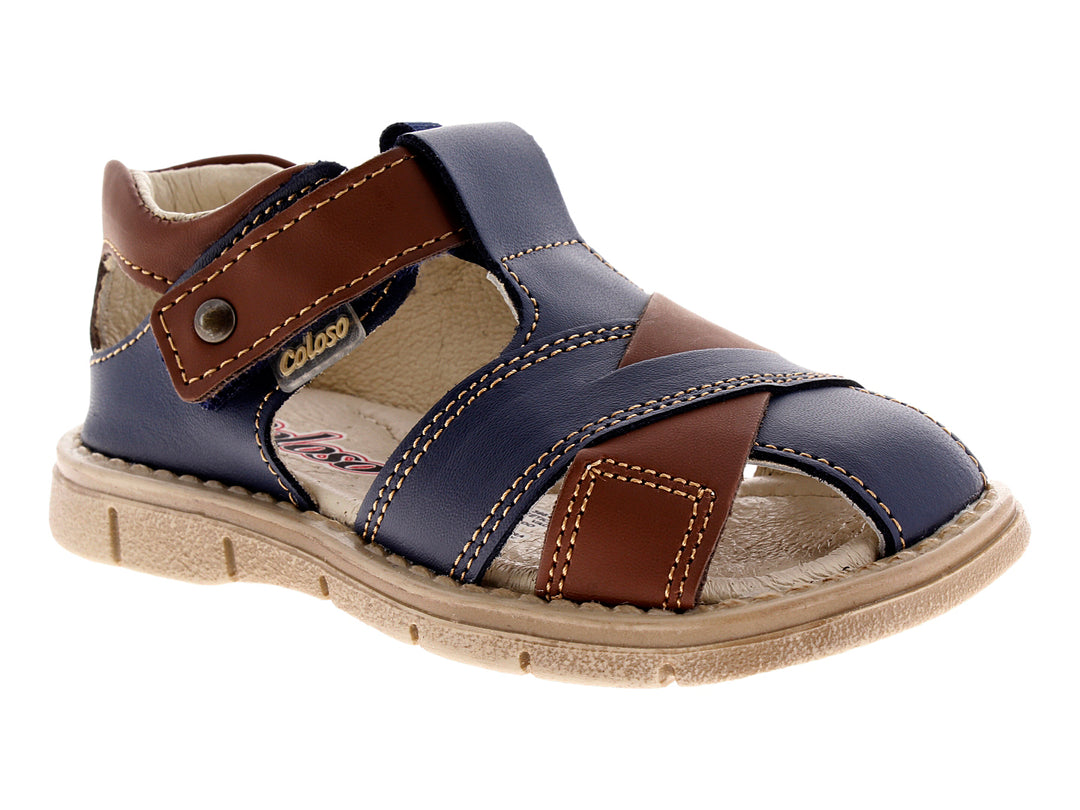 Sandalia para niño marca Coloso en colores azul marino y café con suela beige.