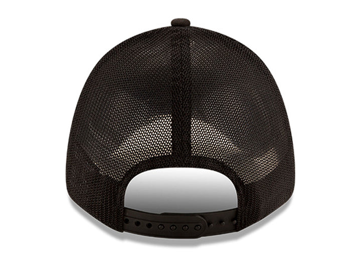 Gorra de béisbol New Era color negro con visera curva y parte posterior de malla.