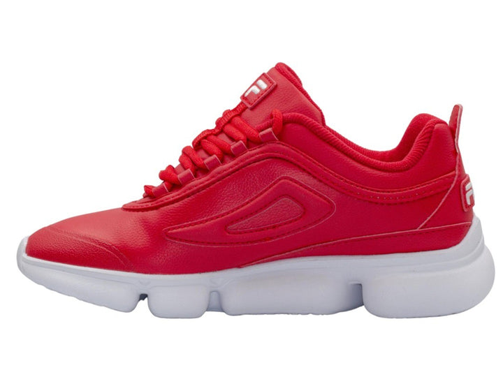 Tenis deportivos FILA color rojo con suela blanca ancha y robusta.