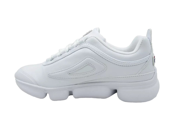 Tenis FILA blancos de diseño deportivo con suela gruesa y plataforma.