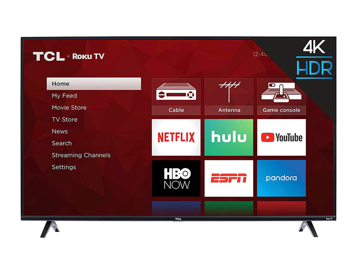 Televisor TCL Roku TV de 43 pulgadas en color negro con pantalla encendida mostrando menú de aplicaciones.