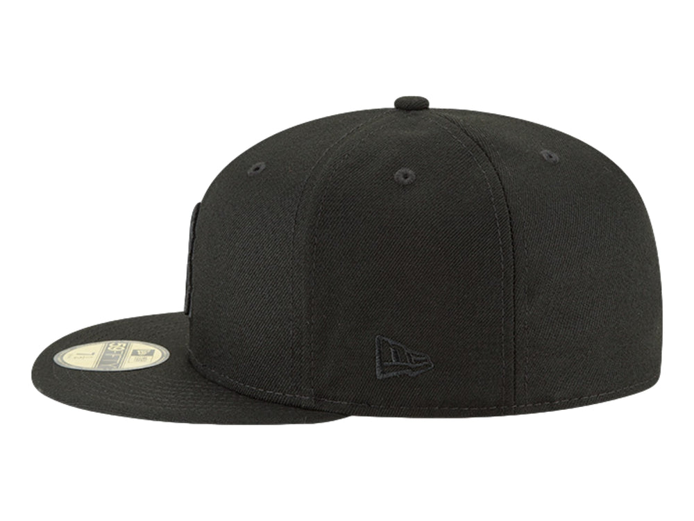 Gorra de béisbol New Era color negro con visera plana y logotipo bordado de Boston Red Sox.