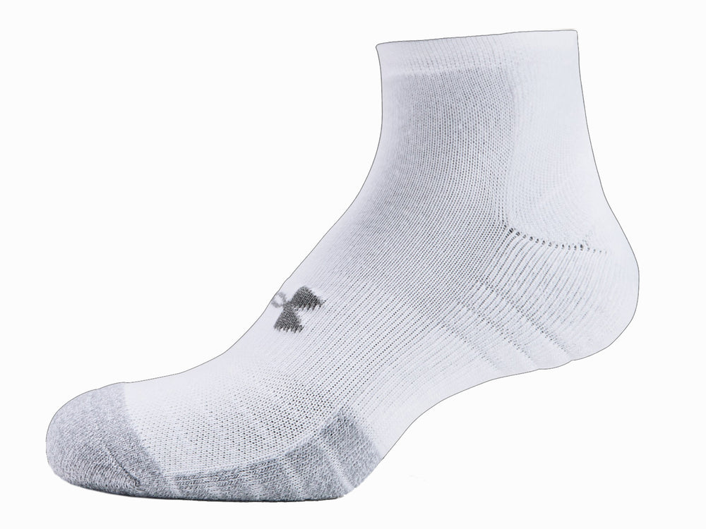 Calcetín deportivo Under Armour color blanco con punta y talón en color gris acero.