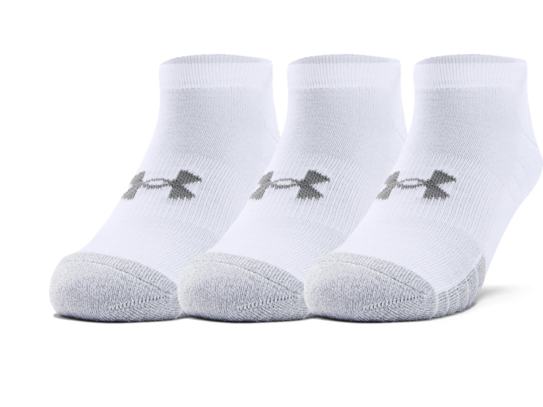 Set de tres calcetines Under Armour blancos con punta gris y logotipo gris en el empeine.