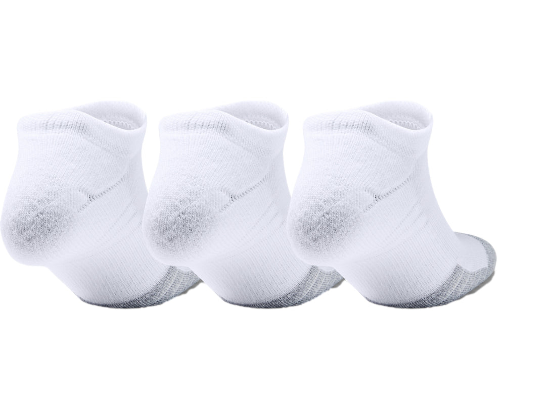 Set de tres calcetines Under Armour blancos con punta gris y logotipo gris en el empeine.